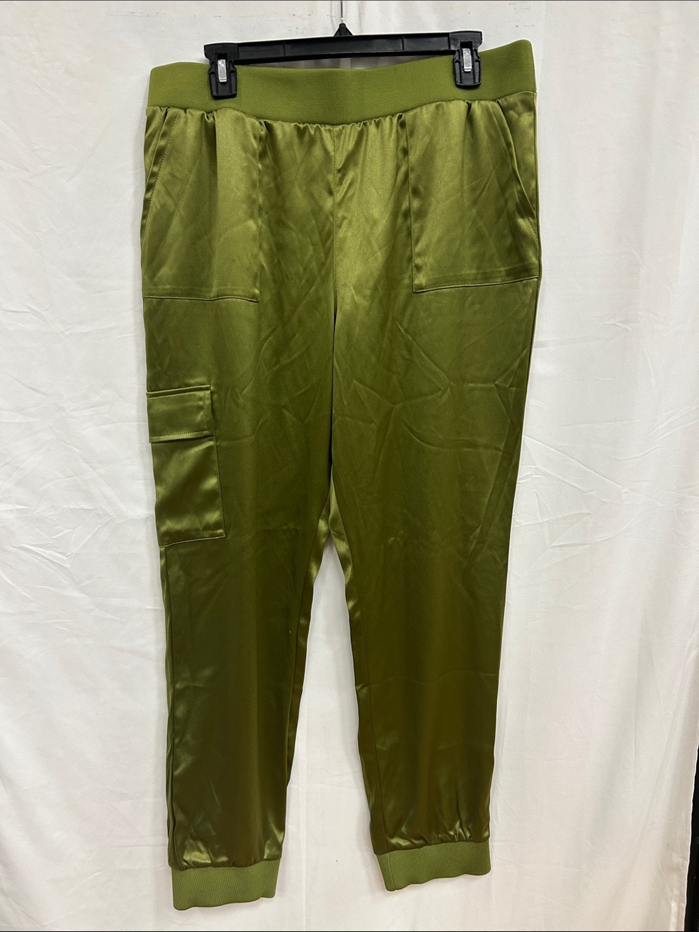 LOGO by Lori Goldstein Olive Satin Cargo Joggers - Medium